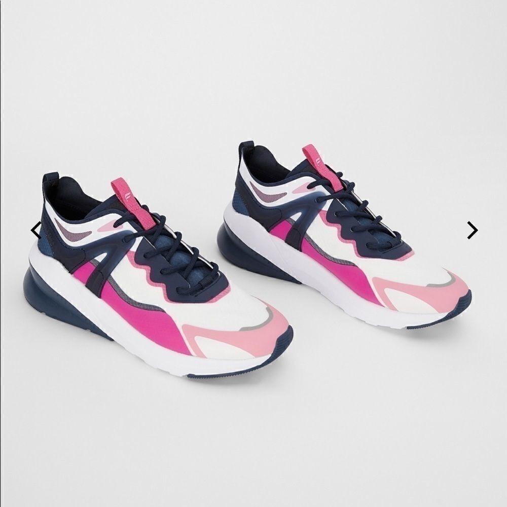 NWOT  FABLETICS CHEVIOT PERFORMANCE SNEAKER size 8.5